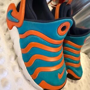 Nike Kids Teal and Orange Slip-On Athletic rubber Sneakers